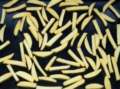 Можно ли приготовить картофель в пергаменте без масла. Картофель фри без масла