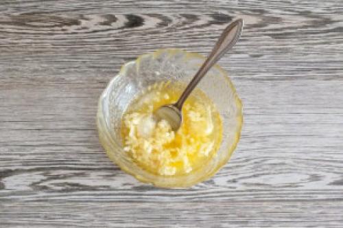 Можно ли добавить соус или маринад к картошке и курице перед приготовлением на пергаменте. Курица в духовке в пергаменте