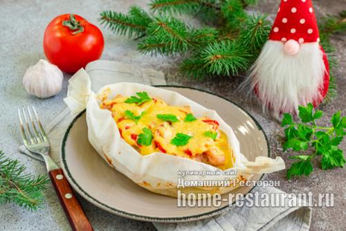 Какую температуру выбрать для запекания курицы и картошки на пергаменте. Куриное филе с картофелем и помидорами, запеченное под сыром в пергаменте
