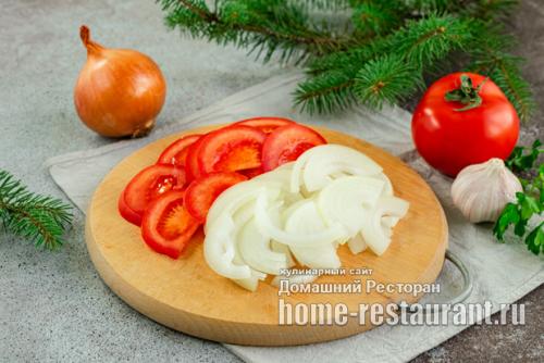 Какую температуру выбрать для запекания курицы и картошки на пергаменте. Куриное филе с картофелем и помидорами, запеченное под сыром в пергаменте