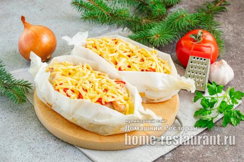 Какую температуру выбрать для запекания курицы и картошки на пергаменте. Куриное филе с картофелем и помидорами, запеченное под сыром в пергаменте