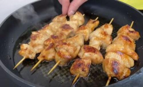 Шашлык на сковороде с соевым соусом. Куриный шашлык на сковороде на шпажках с соевым соусом