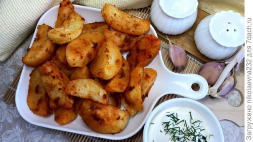 Как сделать картофель Дольками более хрустящим. Хрустящие картофельные дольки с чесноком и паприкой