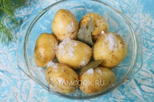 Молодой картофель запеченный в пергаменте 1: простой и вкусный рецепт 05