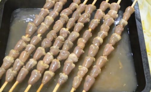 Куриные сердечки на шпажках в духовке рецепт. Вкусный шашлык из куриных сердечек с соевым соусом и медом в духовке на шпажках