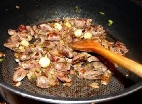 Куриные сердечки в сметане в духовке. Очень вкусные куриные сердечки в сметанном соусе