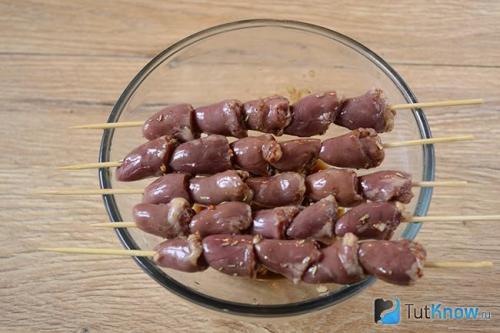 Шашлык из куриных сердечек в духовке на шпажках. Шашлык из куриных сердечек на мангале — самый вкусный маринад 03 Шашлык из куриных сердечек в духовке на шпажках. Шашлык из куриных сердечек на мангале — самый вкусный маринад 03