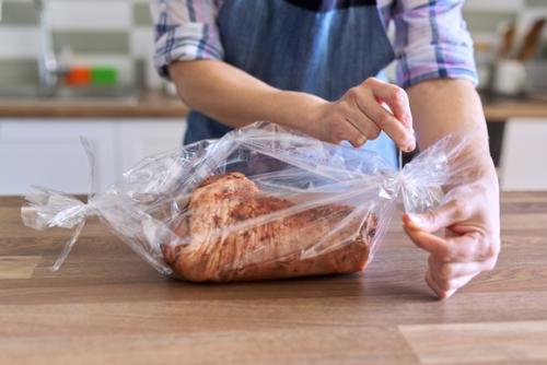 Ароматный картофель с розмарином: простой рецепт запекания в пергаменте 15