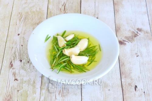 Ароматный картофель с розмарином: простой рецепт запекания в пергаменте 12