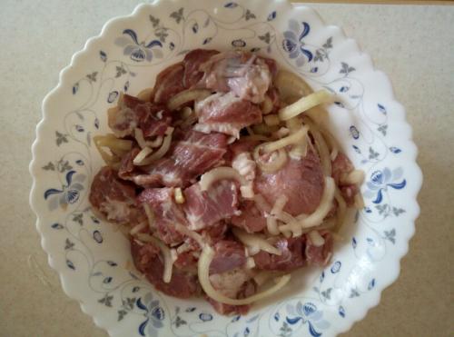 Шашлык в духовке на шпажках с картошкой. Как приготовить домашний шашлык из свинины в духовке с картошкой?