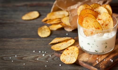 Как предотвратить подгорание картофельных чипсов в духовке. Как приготовить чипсы из печи в домашних условиях