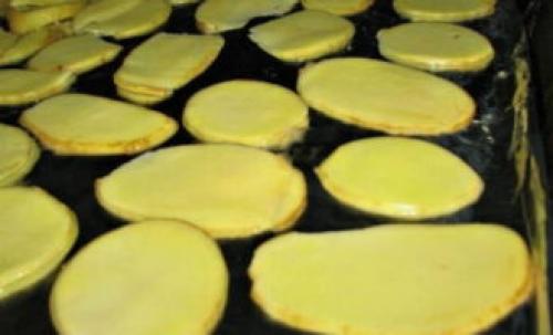 Картофельные чипсы в духовке на пергаменте. Картофельные чипсы в домашних условиях