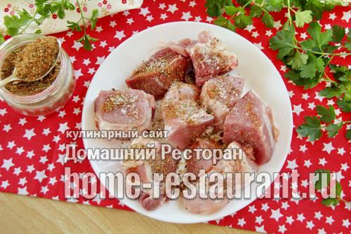 Шашлык на сковороде из свинины. 