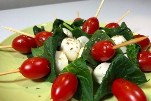 Проверенные рецепты на шпажках к Новому году. 20 отличных рецептов канапе на шпажках для праздничного стола