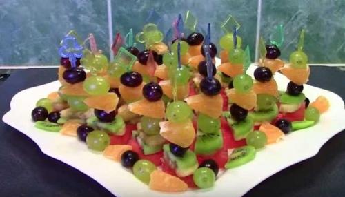 Фруктовые шпажки на Новый год. Канапе из фруктов на шпажках для фуршета — самые простые рецепты с фотографиями