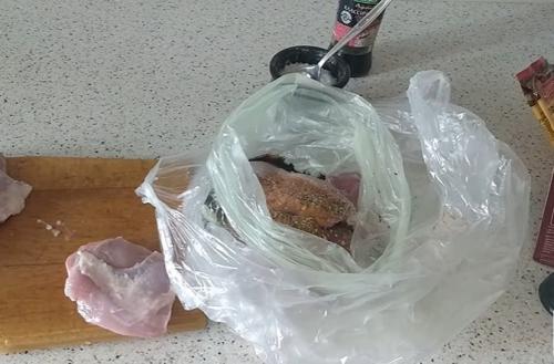 Как пожарить сочный шашлык. Шашлык из курицы на мангале: самые вкусные маринады, чтобы мясо было сочное и мягкое