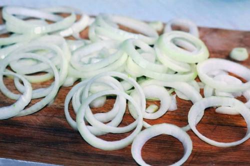 Шашлык на сковороде из свинины на шпажках.. Вкусный шашлык на шпажках на сковороде