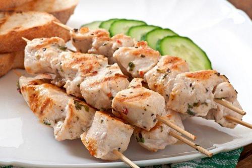 Шашлык на шпажках в духовке. Шашлыки в духовке на шпажках: 10 отличных рецептов