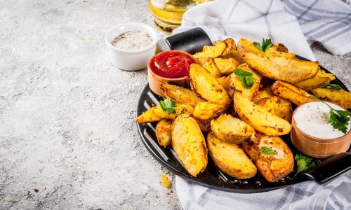 Как сделать картофель дольками хрустящим снаружи и мягким внутри. Секреты приготовления картофеля по-деревенски