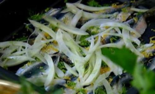 Сардины тушеные. Сардины, запеченные в духовке