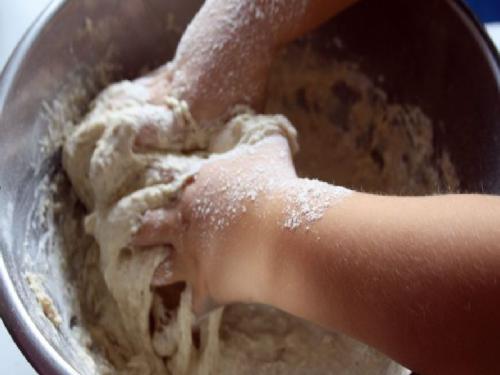 Какое количество воды необходимо для идеального теста, чтобы оно было эластичным и не рвалось. Идеальное тесто для мантов —, как завести тесто на манты, чтобы они получились мягкие и не рвались при варке?