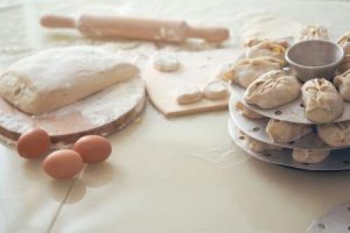 Влияет ли качество яиц на прочность и тонкость теста для мантов. Лучший рецепт приготовления теста для мантов