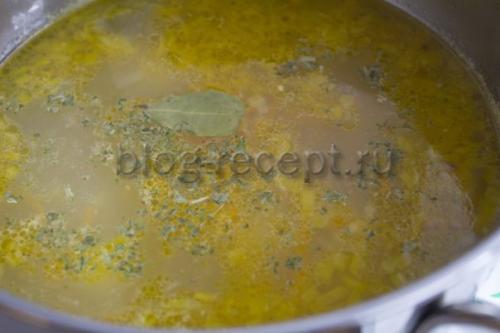Рассольник с ребрышками и рисом. Рассольник с рисом и солеными огурцами на свином бульоне