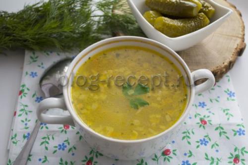 Рассольник с ребрышками и рисом. Рассольник с рисом и солеными огурцами на свином бульоне