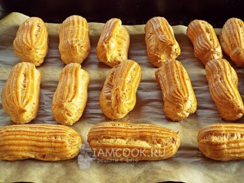 Сколько времени должно отдыхать заварное тесто. Сколько выпекать эклеры и при какой температуре?