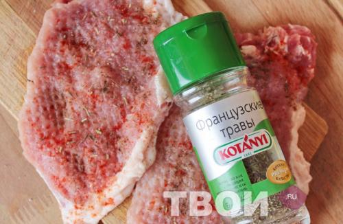 Мясо по-французски с картошкой соломкой. Рецепт 2: мясо по-французски в духовке с картофелем (пошагово)