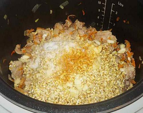 Перловка с мясом в мультиварке поларис. Перловая каша со свининой в мультиварке