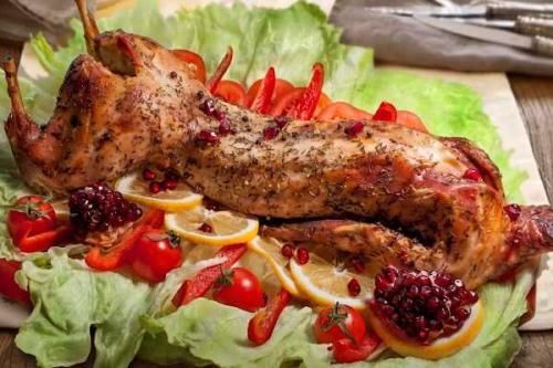Кролик с перловкой в духовке. Как приготовить кролика в духовке целиком