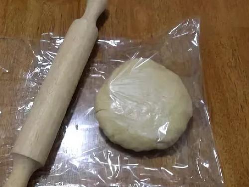 Как приготовить тесто для мантов в хлебопечке, чтобы оно было эластичным и не рвалось. Идеальное тесто для мантов —, как завести тесто на манты, чтобы они получились мягкие и не рвались при варке?