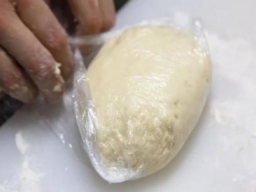 Как приготовить тесто для мантов в хлебопечке, чтобы оно было эластичным и не рвалось. Идеальное тесто для мантов —, как завести тесто на манты, чтобы они получились мягкие и не рвались при варке?