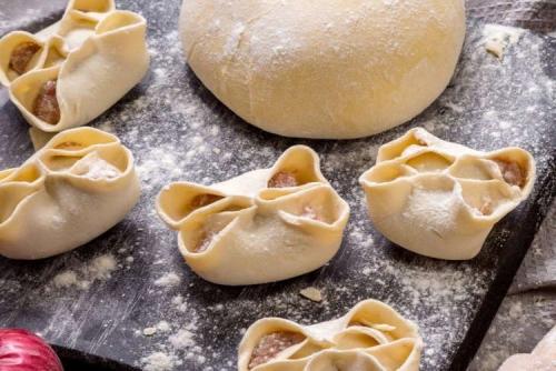 Какие ингредиенты необходимы для приготовления домашнего теста для мантов. 15 лучших рецептов теста на манты