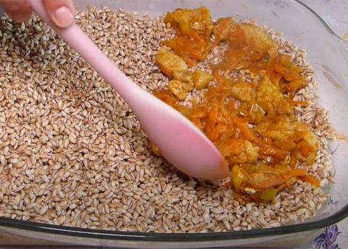 Перловка в духовке под фольгой. Рецепт перловой каши с мясом и овощами в духовке