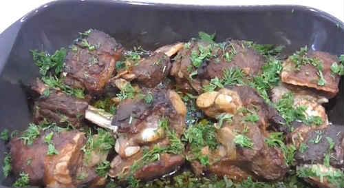 Говяжьи ребрышки по-кавказски. Как приготовить вкусные и сочные говяжьи ребрышки в духовке — рецепты