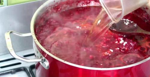 Икра из свеклы на зиму: 5 рецептов пальчики оближешь