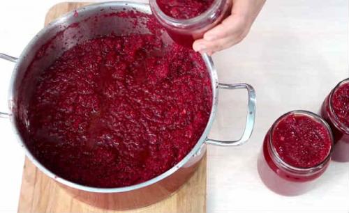 Икра из свеклы на зиму: 5 рецептов пальчики оближешь