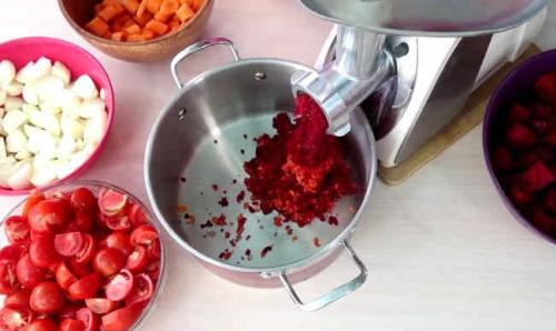 Икра из свеклы на зиму: 5 рецептов пальчики оближешь