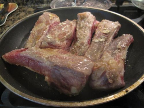 Перловка с ребрышками и грибами.