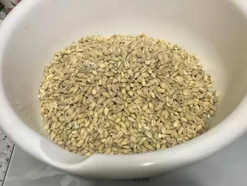 Перловка с ребрышками в мультиварке. Рассыпчатая перловка с мясом в мультиварке получится всегда! Сытное блюдо из простых продуктов – рецепты перловки с мясом в мул… 04 Перловка с ребрышками в мультиварке. Рассыпчатая перловка с мясом в мультиварке получится всегда! Сытное блюдо из простых продуктов – рецепты перловки с мясом в мул… 04