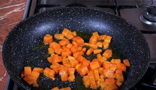 Рассыпчатая перловка с мясом. Вкусная перловая каша с мясом в духовке в горшочке