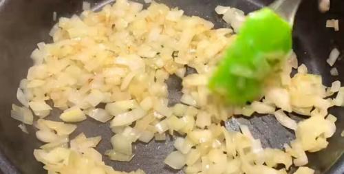 Расстегай с рыбой из слоеного теста. Расстегаи с рыбой в духовке. Как приготовить постные рыбные расстегаи