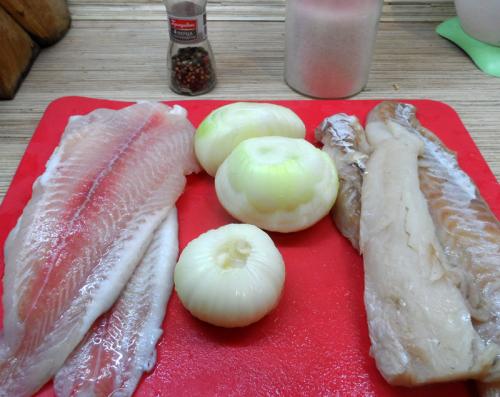 Расстегай с рыбой треугольником. Рецепт 1: расстегаи с рыбой из дрожжевого теста