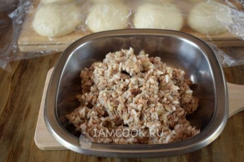 Как я готовлю растегаи с рыбными консервами и рисом. Расстегаи с консервированной рыбой 04