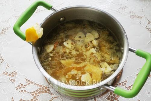 Вкусный и полезный: рецепт грибного супа из королевских шампиньонов и белых грибов 19 Вкусный и полезный: рецепт грибного супа из королевских шампиньонов и белых грибов 19
