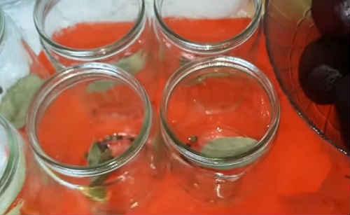 Маринованная свекла на зиму без варки. Свекла, маринованная на зиму — очень вкусные рецепты в банках