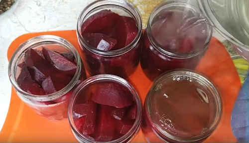Маринованная свекла на зиму без варки. Свекла, маринованная на зиму — очень вкусные рецепты в банках