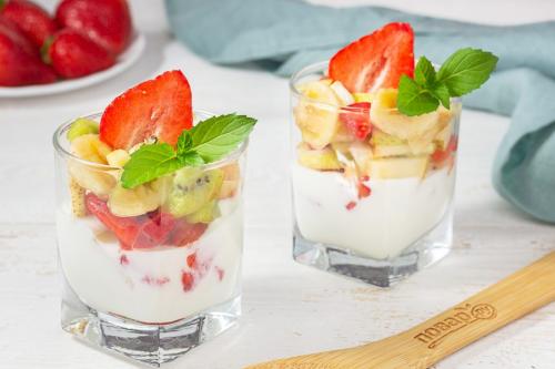 Можно ли добавить в рецепт другие фрукты или орехи. Чем заправить фруктовый салат